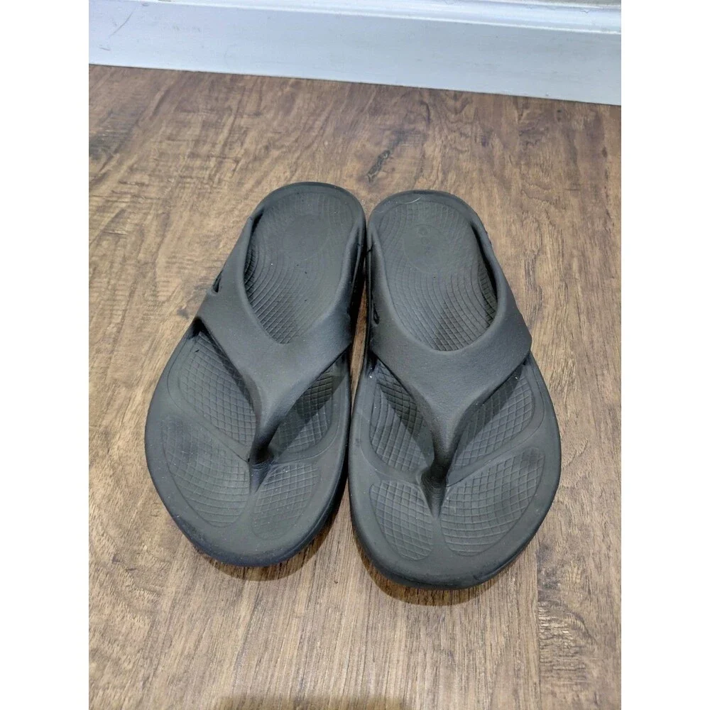 OOFOS OOriginal Recovery Sandals Black Mens 7 Womens Size 9EU Flip Flops Thong